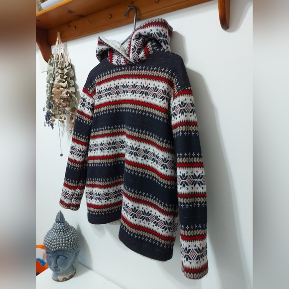 Hoodie upcycle from a blanket - Picture 1 of 10